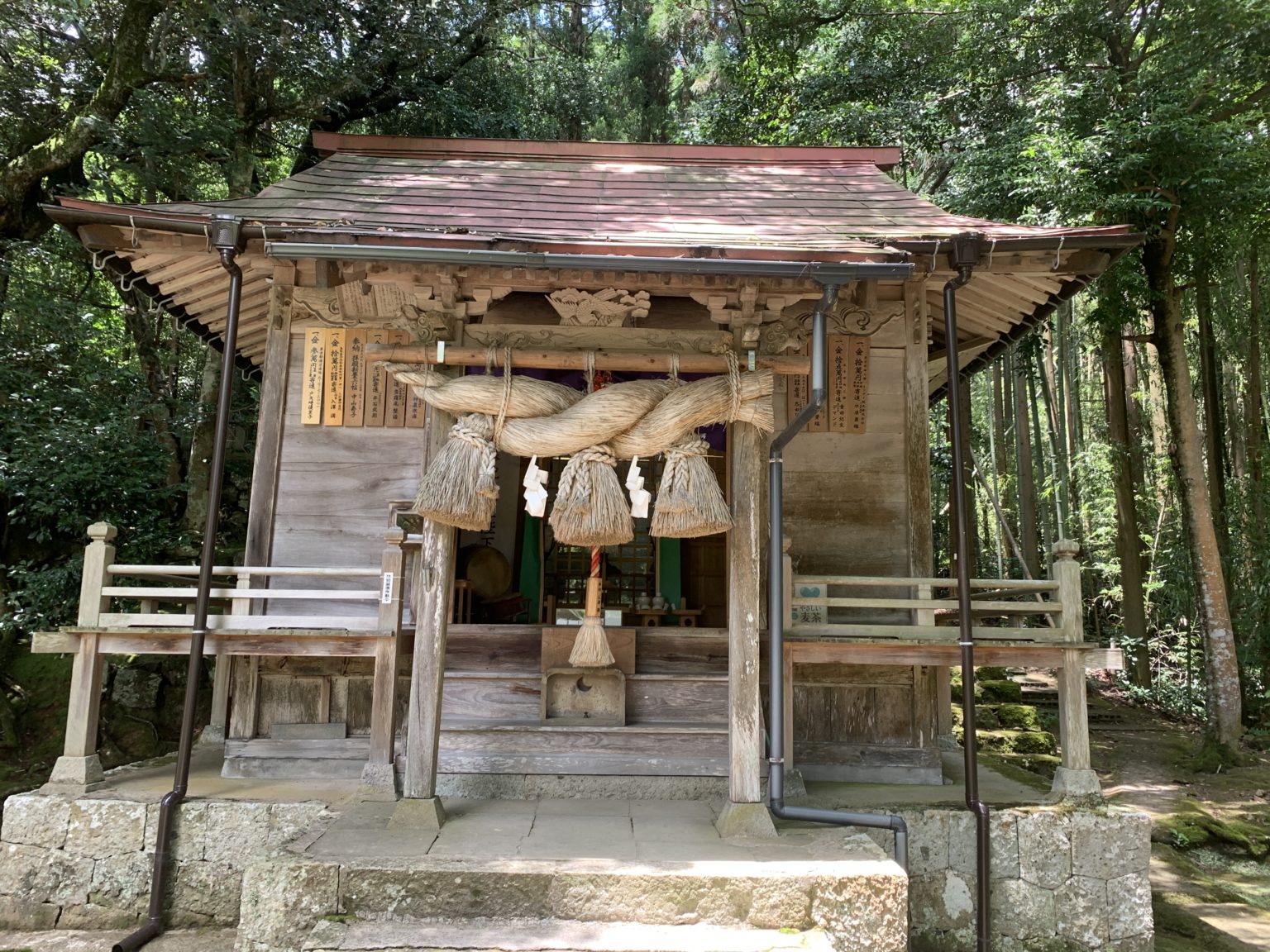 大国主命を大やけどさせた大岩を封印する「赤猪岩神社」を参拝しました。 | 山陰の神社お寺パワースポットを歩く